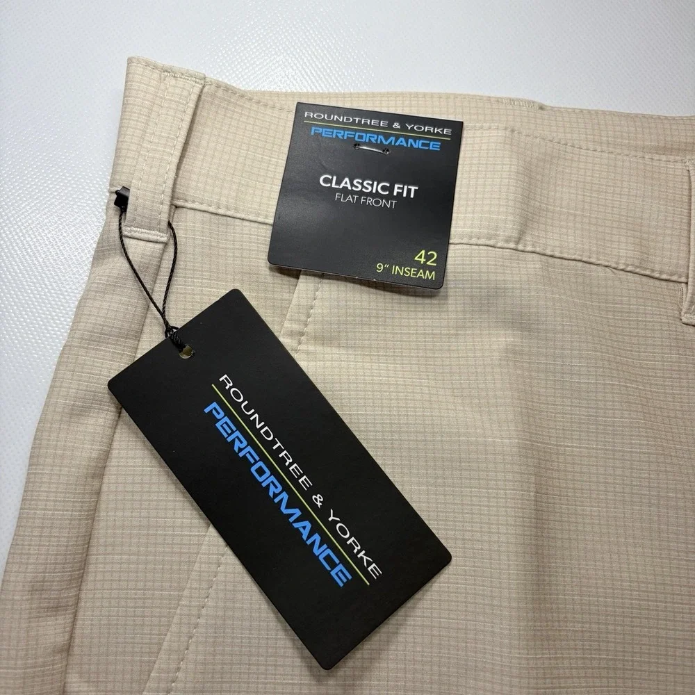 Roundtree & Yorke Performance Golf Shorts Mens 42 Tan Khaki Classic Fit Stretch